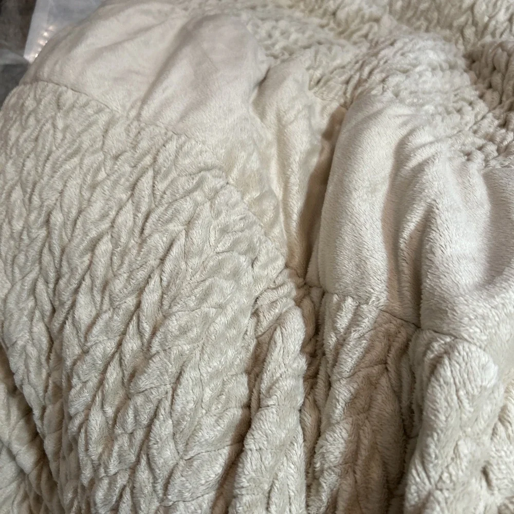 Lovesac Cream Velour Basket Weave Double Full Size Bed Comforter Bedspread Or XL